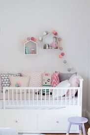 Ich Wollte Es Euch Ja Schon Lange Zeigen Aber Irgendwie Kam Weihnachten Dazwischen Valerie Schlaft Seit November In Einem Neuen Bett Ich Habe Ihr Ikea Hemnes Kinder Zimmer Bett Kinderzimmer Kinderbett