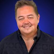 Hello! Are there any (preferably female) realtors in the group willing to  offer guidance and/or answer some basic questions