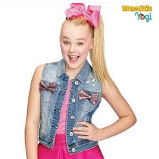 Jojo siwa indulged haters who told her to 'act her age' by letting her hair down in a cheeky tiktok video—and her fans are losing it and making memes. Jojo Siwa Workout Routine And Diet Plan 2020 Health Yogi