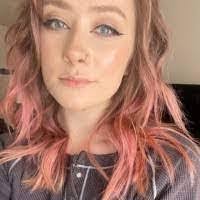 Lindsay Sisk's Instagram, Twitter & Facebook