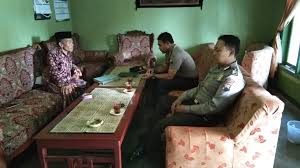 Ide dekorasi rumah bermotif islami. Sambang Ke Rumah Kyai Wakapolsek Candiroto Di Bekali Doa Tri Brata News Polres Temanggung