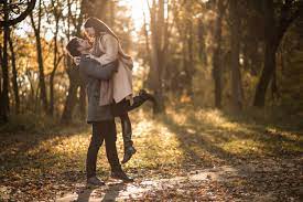 Alors pour un voyage de noce inoubliable, passez une lune de miel en mer. 10 Idees Originales De Cadeaux Pour Les Noces De Bois 5 Ans De Mariage Parler D Amour
