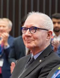 Yes' opens more doors than 'no': An interview with Paul Cadario, recipient  of the Rose Wolfe Distinguished Alumni Award