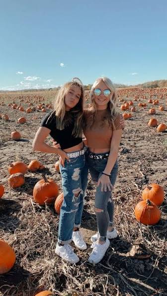 Cute Pumpkin Patch Outfit Ideas 1 - Fab Mood | Colour + Mood + ...