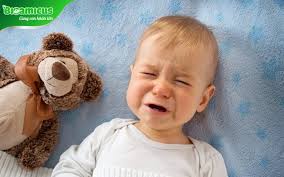 Trẻ hay khóc đêm do thiếu chất gì? Liệu có phải do thiếu Canxi?