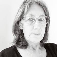 É com imenso pesar que informamos o falecimento da querida VANDERLI GOMES  DA SILVA , 55 anos de idade. Comunicamos que o velório será realizado na  CAPELA SANTO AQUILES