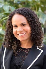 Nell Gill's Instagram, Twitter & Facebook