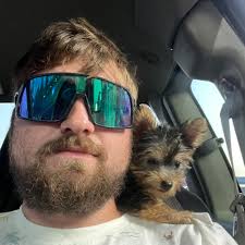 Yankees consider Jeter to return as team manager next season.