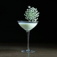 Edible flowers make elegant party fare or homemade food gifts. The Cocktailian S Guide To Edible Flowers Moody Mixologist