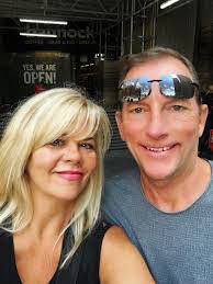 Karen Bloomquist's Instagram, Twitter & Facebook