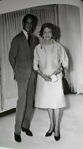 Oscar De La Renta And Elizabeth Arden His First Job In The Us Elizabeth Arden Elizabeth First Job
