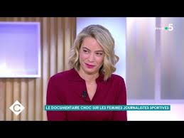 Alors que personne n'y croyait après un début de compétition plutôt médiocre, les bleus entrent dans l'histoire et décrochent leur deuxième étoile, vingt ans après la. Reportage Equipe De France De Foot Coupe Du Monde 2018 La Revanche Des Bleus En Streaming Documentaire En Streaming