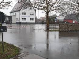 Am mittag kommt es immer mal wieder zu regenschauern und die temperatur steigt auf 21°c. Unwetter N Land