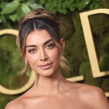 14 Ribbon Hairstyles That Work for Every Mood