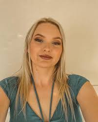 Nickie Lee's Instagram, Twitter & Facebook