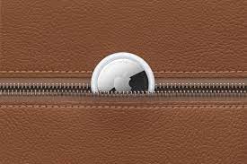 Airtag hermès includes the premium bag charm and key ring in fauve barénia, bleu indigo, and orange leather, as well as the luggage tag and travel tag6 in fauve barénia leather, all of which. Xjqgliycg4rwam