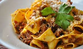 A parte preparo un soffritto con sedano, carota e cipolla che faccio appassire in padella con l'olio d'oliva. Pappardelle Al Cinghiale Ricetta Originale Toscana E Marinatura The Italian Times