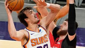 Chris paul is an american professional basketball player who plays as a guard for the houston rockets of the nba. Chris Paul Cuts Off Charles Barkley About Suns Possible Playoff Opponents
