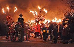 Where To Celebrate Bonfire Night 2014 The Hostelbookers Blog Guy Fawkes Night Bonfire Night Guy Fawkes Bonfire Night