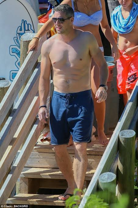 images?q=tbn:ANd9GcRVw5mkbp_oAUKuEmtca1-