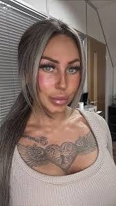 Carmen Rouse's Instagram, Twitter & Facebook