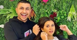 يجب أن يصل تأثير الهدايا على المتلقي إلى حد الصدمة. Ø´Ø§Ù‡Ø¯ 3 ØµÙˆØ± ØªÙƒØ´Ù Ø­Ù‚ÙŠÙ‚Ø© Ø§Ù„Ø¹Ù„Ø§Ù‚Ø© Ø¨ÙŠÙ† Ù…Ù†Ù‡ Ø¹Ø±ÙØ© ÙˆØ¹Ù„Ù‰ ØºØ²Ù„Ø§Ù† Ø§Ù„ÙŠÙˆÙ… Ø§Ù„Ø³Ø§Ø¨Ø¹