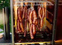 Fumoir Recette De Saucisses D Orignal Fumees Recipe Charcuterie Easy Meals Sausage
