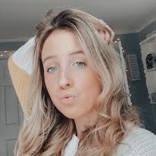 Kelsey Gagnon's Instagram, Twitter & Facebook