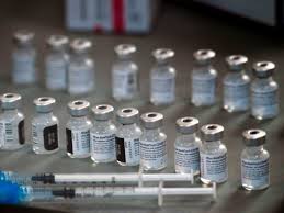 It is authorized for use in people aged 12 years and older in some jurisdictions and for people 16 years and older in other jurisdictions, to provide protectio. Biontech Impfstoff Weniger Wirksam Gegen Varianten B 1 1 7 Und B 1 351 Business Insider