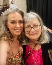 Hilarie Burton Morgan (@hilarieburton) • Foto dan video Instagram