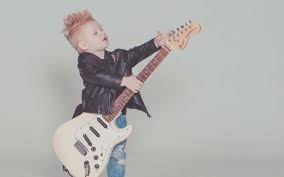 Instrumentalistinnen und instrumentalisten, die auf grund ihres guten gehörs beim singen oft sehr genau intonieren können, wissen meist nur wenig über stimmtechnik. Gitarre Ab Welchem Alter Lernen Gitarrenbeginner De