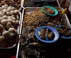 Manger En Thailande Insectes Et Autres Plats Insolites Cuisine Exotique Cuisine Thailandaise Alimentation