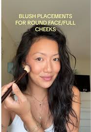 What side do you prefer? #blushplacement #makeuphacks #makeuptips #blu...