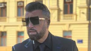 Acest lucru este demonstrat și de milionarul român care, deși își face vacanțele în locuri exotice, merge la shopping în cel mai ieftin hypermarket, alături de oamenii cu venituri modeste. Zina Dumitrescu A Murit CÄƒtÄƒlin Botezatu Nu Cred AÈ™a Ceva O Resuscitau Mai Devreme
