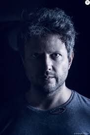 Now he works on tv, movies and theater. Selton Mello Vive O Engenheiro Saulo Garcez Na Minisserie Treze Dias Longe Do Sol Purepeople