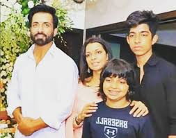 He has become a household name and a support system for countless families during the pandemic. Sonu Sood Indian Actor Wiki Age Height Family Career Awards And Many More