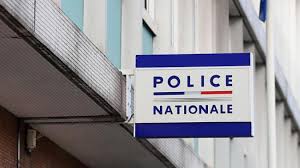 For faster navigation, this iframe is preloading the wikiwand page for travail, famille, patrie. Travail Famille Patrie Quand Un Policier Se Trompe En Citant La Devise De La France
