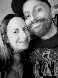 This is heartbreaking... A dad-of-four has died just days after setting up  a fundraiser he hoped would help pay for lifesaving treatment Full story:  kentonline.co.uk/thanet/news/tragedy-as-dad-of-four-battling-cancer-dies-days-after-fundr-325896/