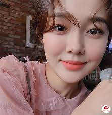 Son MAC Runway Hit 703 Màu Hồng Cam Nude