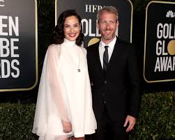 Gadot married israeli real estate developer yaron varsano on 28 september 2008. Who Is Gal Gadot S Husband Yaron Varsan They Re Having Baby 3