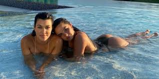 Addison rae and omer fedi has made their relationship official and public. Kuwtk Addison Rae S Rumored Boyfriend Shares Link To Travis Barker