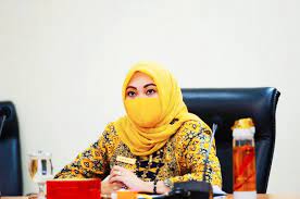 Prestasi yang dicapai oleh bank riau kepri saat ini, tidak terlepas dari sejarah panjang bank kebanggaan masyarakat provinsi riau kepri ini setelah mengalami penyesuaian dengan berbagai uu, ketentuan menteri keuangan dan peraturan. Calon Komut Bank Riau Kepri Lulus Administrasi Edisiana Com