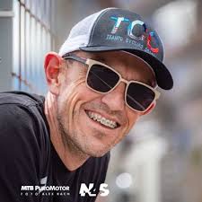 Adrian Bonilla (@txampu)