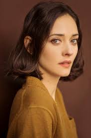 Anne Serra's Instagram, Twitter & Facebook