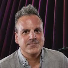 It is a privilege and an honour to have contributed to “Digitally Curious”, Andrew  Grill's very timely new book! (https://lnkd.in/erZa9iST) Curiosity has  always been a key driver for me, and Andrew's… |