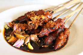 Bumbu sate:5 siung bawang putih2 butir kemiri1/2 sendok makan ketumbar bubuk1/2 sendok makan kaldu ayam/sapi1 bungkus kecap bangau75mili . Resep Sate Ayam Madura Yang Mendunia Super Enak