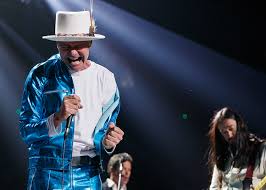 Recorded before gord downie's cancer diagnosis and produced by broken social scene's kevin drew and dave hamelin. Gord Downie Singer Of The Tragically Hip Dies At 53 The Two Way Npr