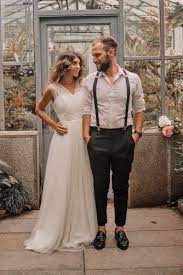 18 Men S Wedding Attire For Perfect Celebration Mens Wedding Attire Groom Wedding Attire Groom Outfit