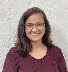 Elizabeth Pelletier's Instagram, Twitter & Facebook