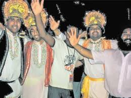 Limba hindi oficială mai este și limba oficială a statului fiji. In Asia 80 000 000 De Oameni Vorbesc Limba RomanÄ Libertatea